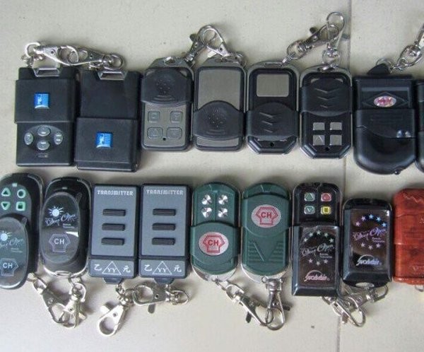 Chìa Khoá Cửa Cuốn