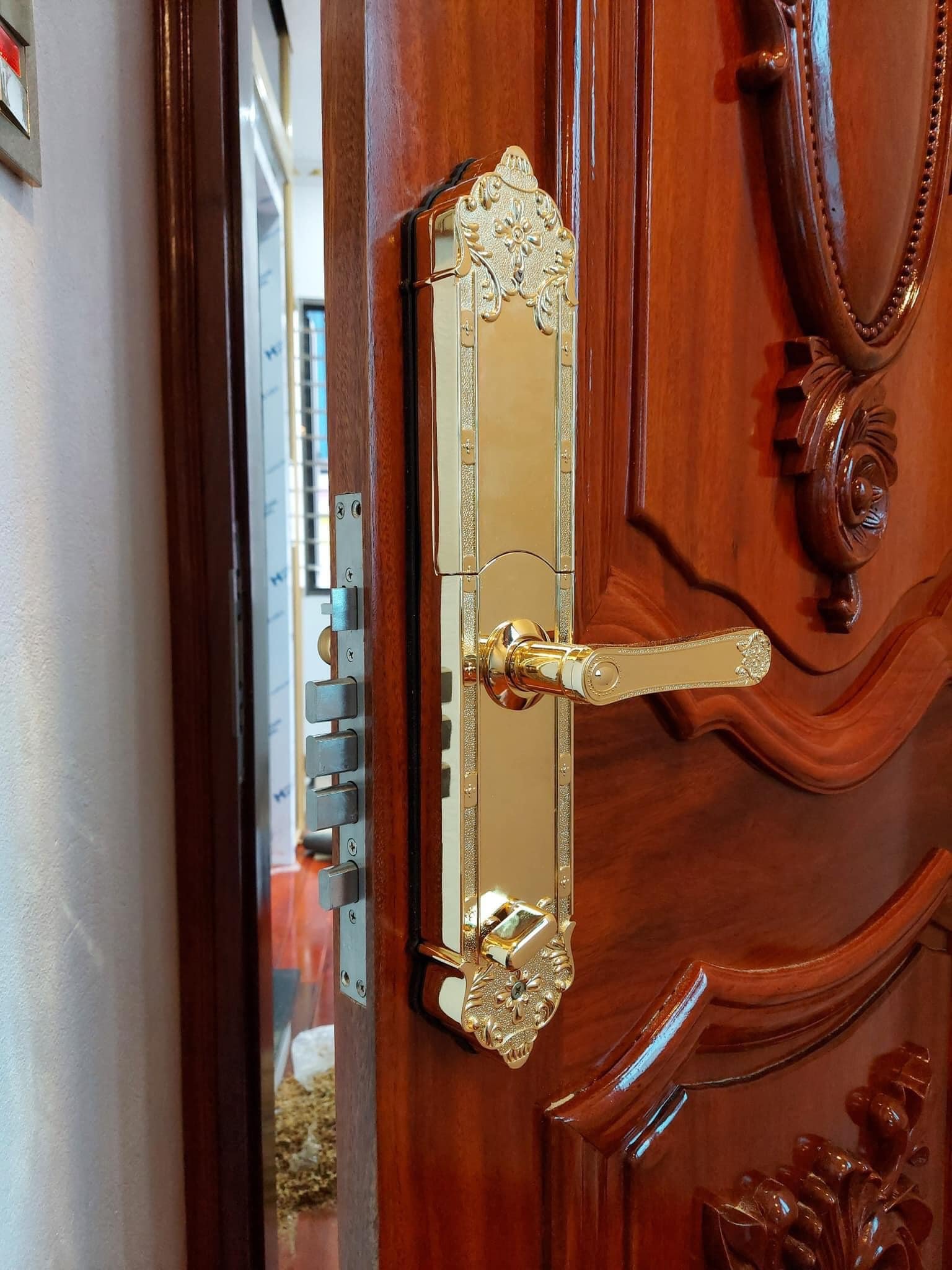 Khoá Nhà Thông Minh